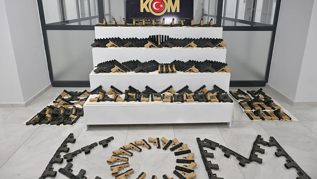 Adıyaman’da Silah Dönüştürme Operasyonu: 2 Gözaltı, Bin Tabanca Ele Geçti