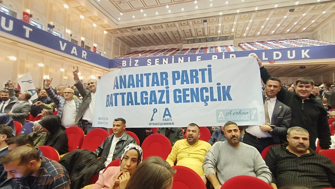 Anahtar Parti 1. Yıl Kutlamasında Battalgazi İlçe Başkanlığı Ankara’da Sahnedeydi