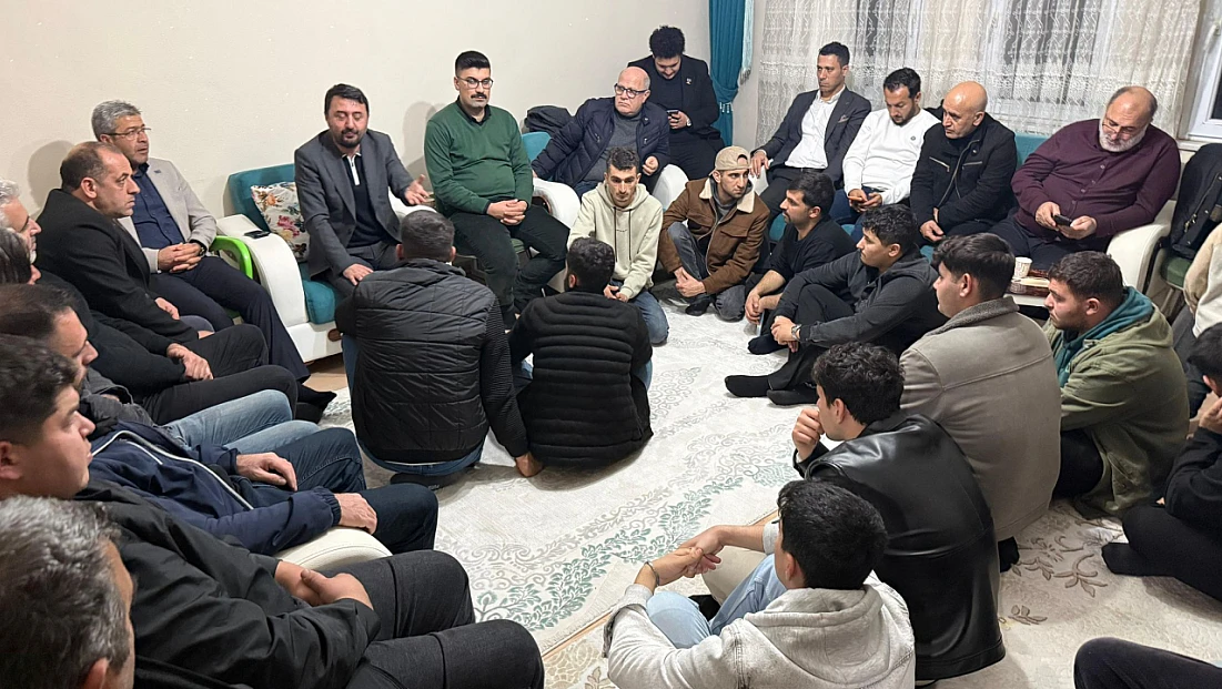 Anahtar Parti’den Malatya’da Sahaya Güçlü Mesaj: “Gençlik Siyasetin Anahtarıdır”