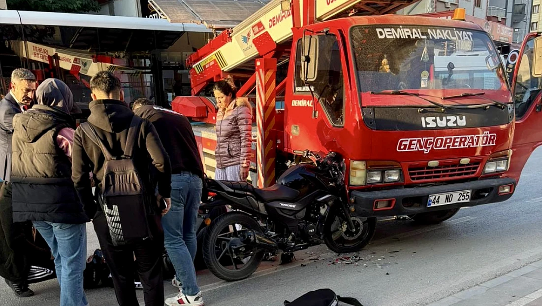 Battalgazi’de Vinç-Motosiklet Çarpıştı: 1 Yaralı