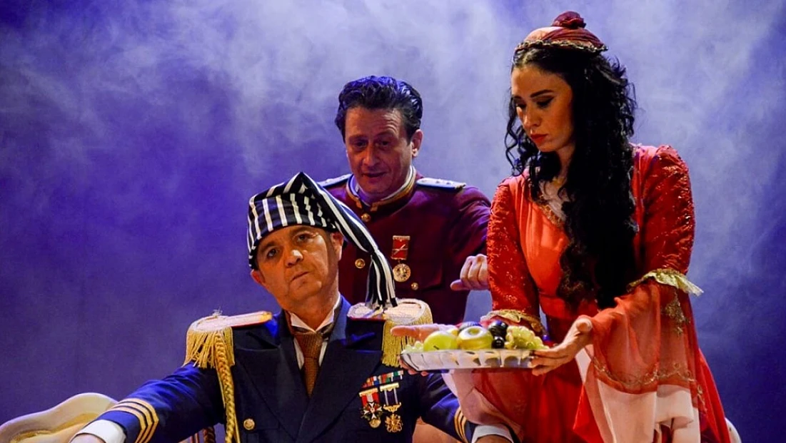 'Bu Da Geçer Ya Hu' Malatya’da Sahnelendi