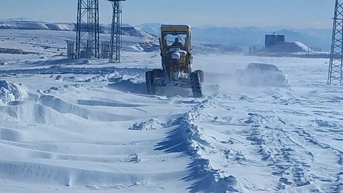 Büyükşehir Belediyesi Karla Mücadele Ekipleri Çalışmalarına Devam Ediyor
