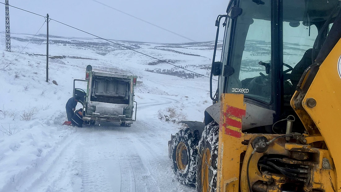 Darende’de Karla Mücadele Aralıksız Sürüyor