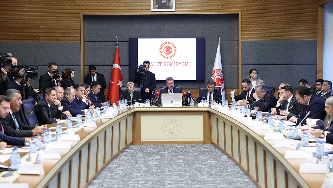 Denetimli Serbestliğe 3 Yıl Erken Geçiş İmkânı: TBMM'de 11'inci Yargı Paketi Görüşmeleri Sürüyor