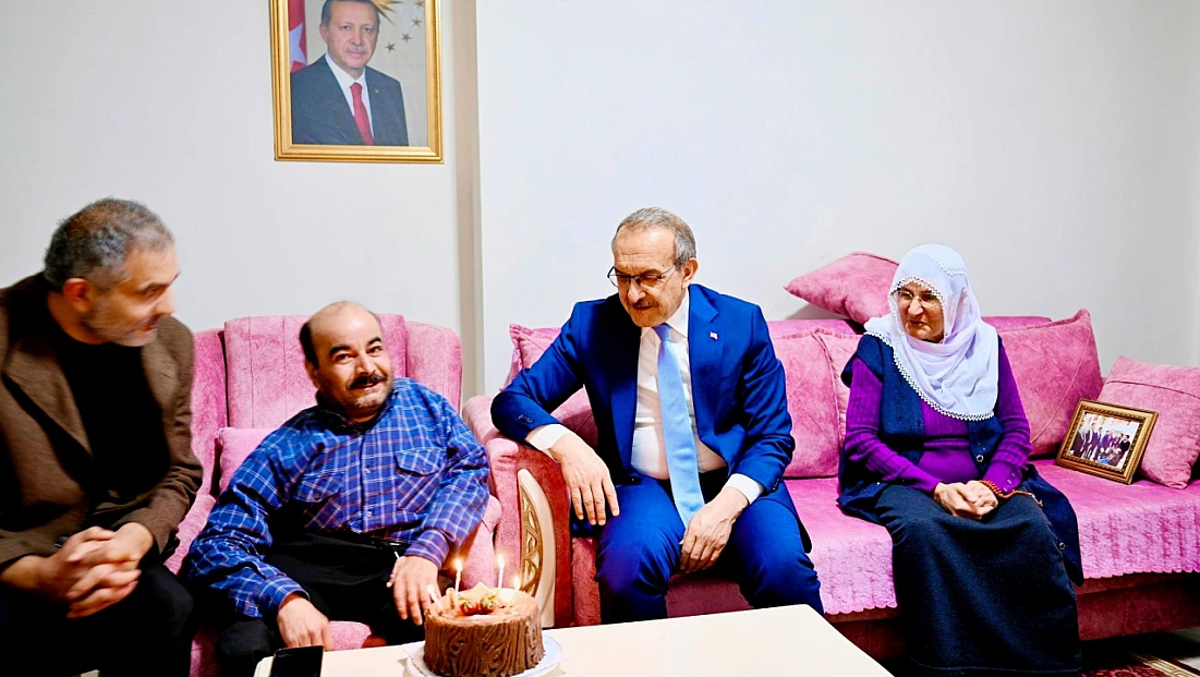 Engelli Birey Abdullah Muhan’a Anlamlı Doğum Günü Sürprizi