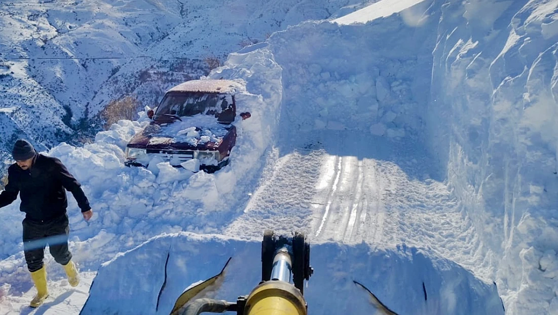 Kale’de 3 Metrelik Karda Kurtarma Operasyonu