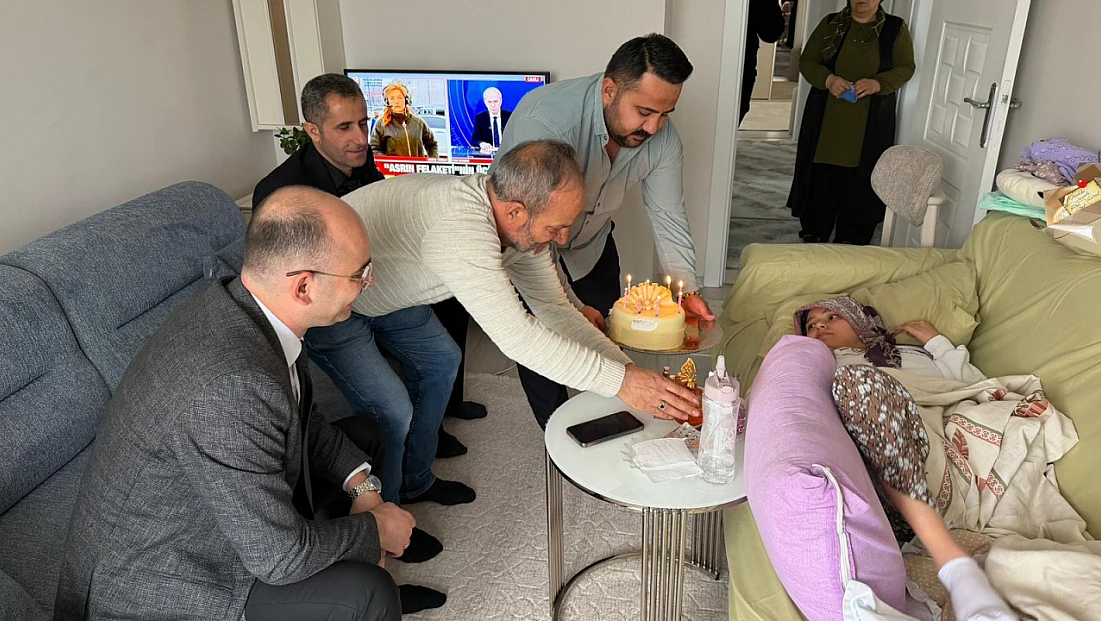 Kaymakam Sungur’dan Depremzede Ahsen Tapar’a Moral Ziyareti