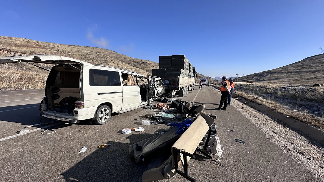 Kozluca Mevkiinde Katliam Gibi Kaza: 3 Ölü