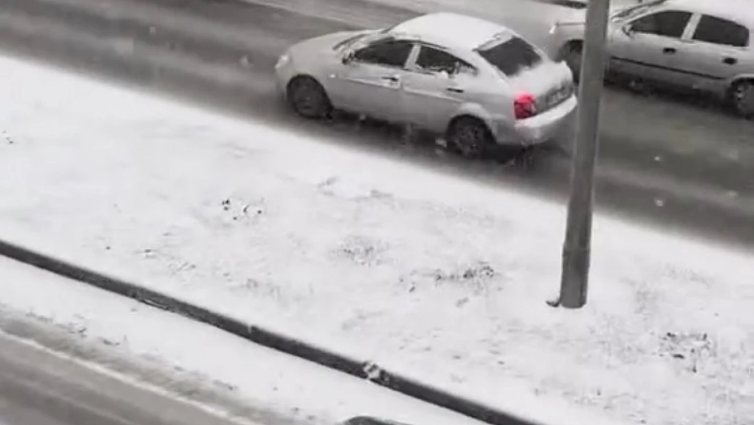 Malatya’da Kar Hayatı Felç Etti: Araçlar Yolda Kaldı, Kazalar Peş Peşe Geldi