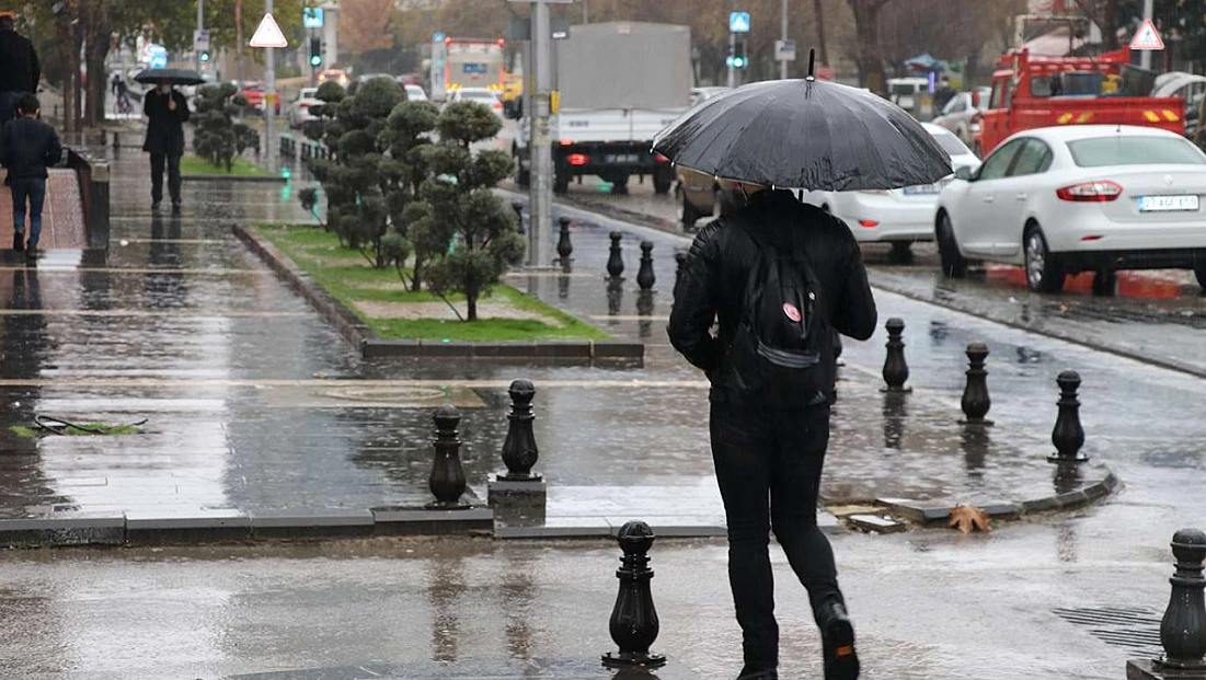 Meteoroloji'den kuvvetli yağış, fırtına ve çığ uyarısı