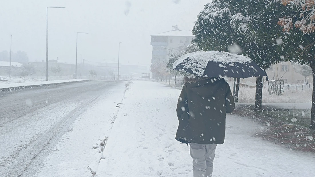 Meteoroloji’den yurdun kuzeydoğusu için kuvvetli kar ve sağanak uyarısı