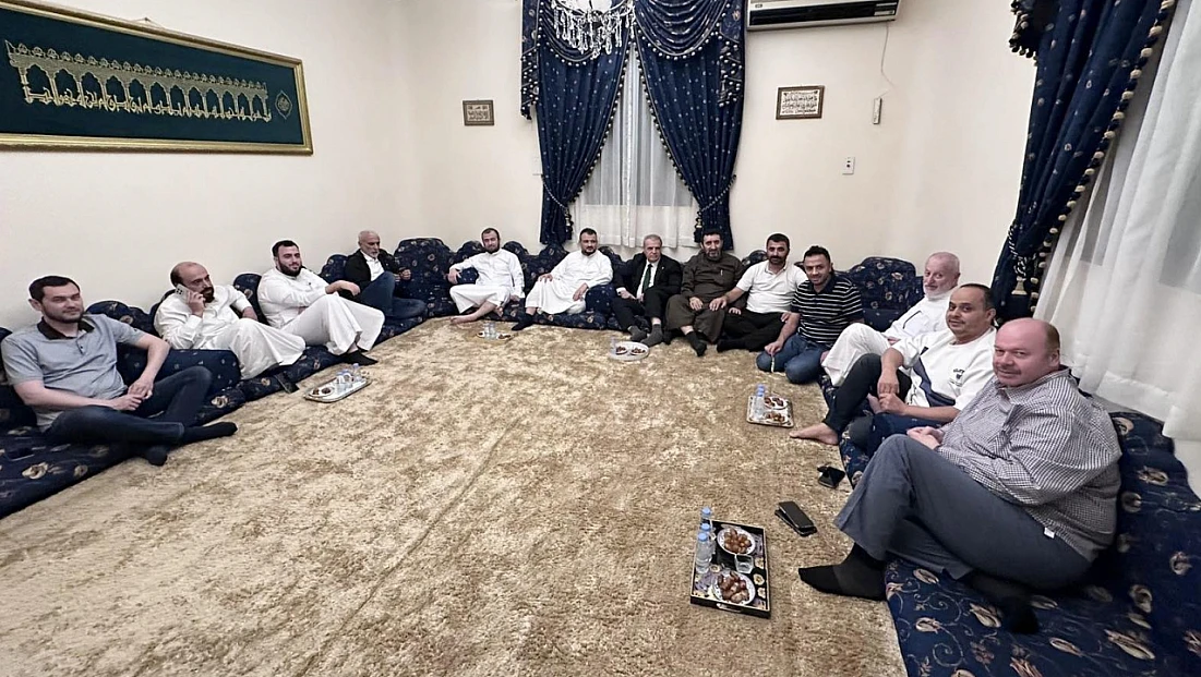 MHP MYK Üyesi Mesut Samanlı Umre Ziyaretinde Suudi Arabistan'da Kabile Büyüklerini Ziyaret Etti