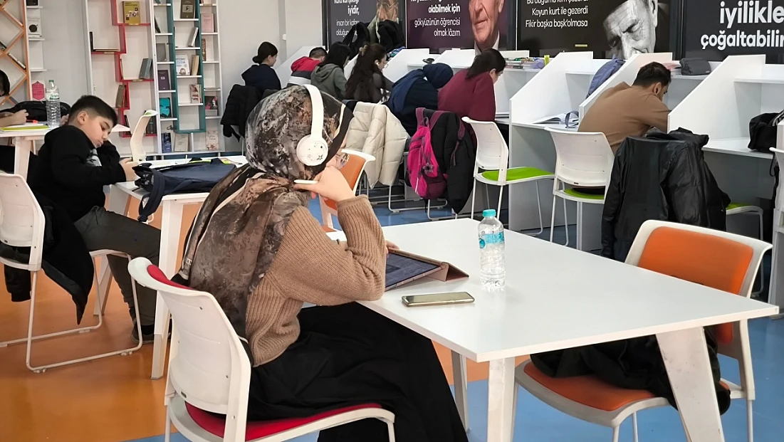 Modern Yapısı ve Zengin İçeriğiyle Çilesiz Kütüphanesi Yoğun İlgi Görüyor