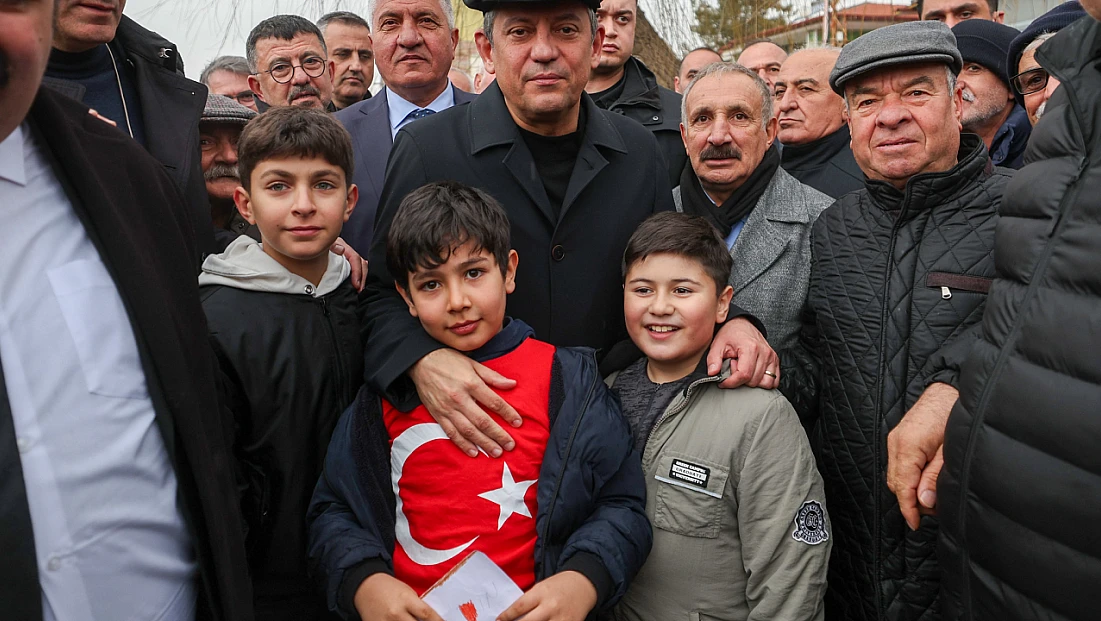 Özgür Özel’den Polat Mahallesi’ne Cami Talimatı