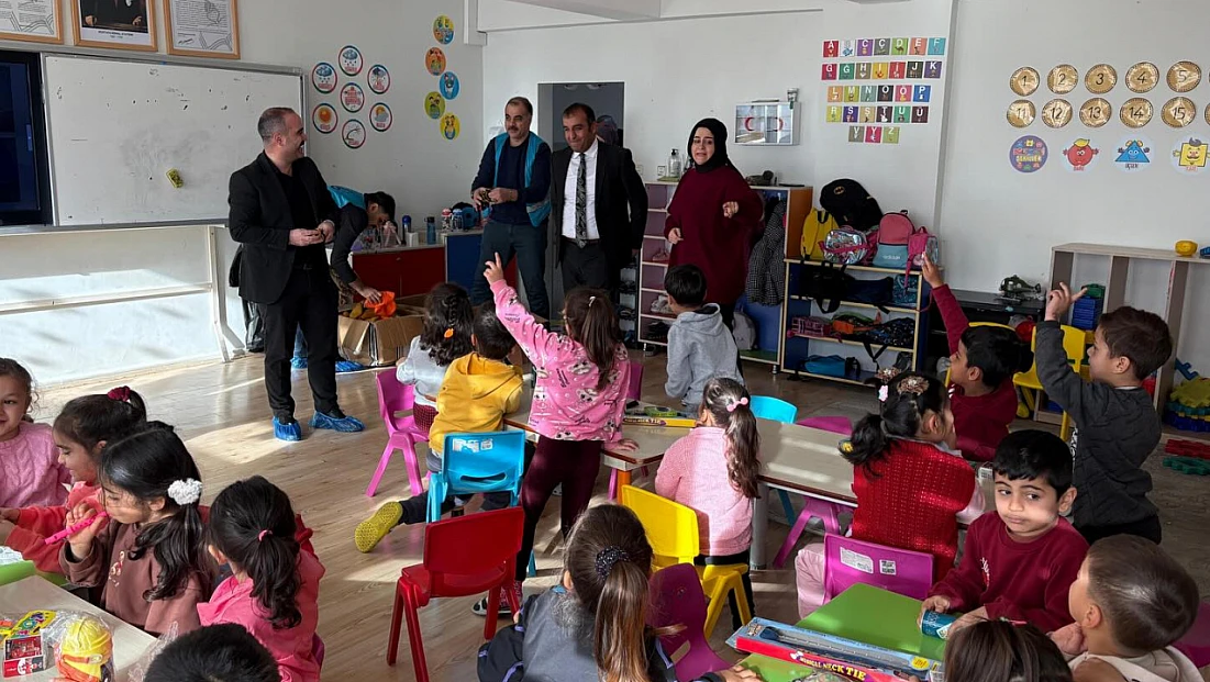 Ülkü Ocakları Malatya Eğitime Destek Vermeye Devam Ediyor