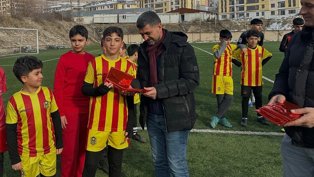 Yeni Malatyaspor’da Başarı Sadece Sahada Değil, Sınıfta da Ölçülüyor