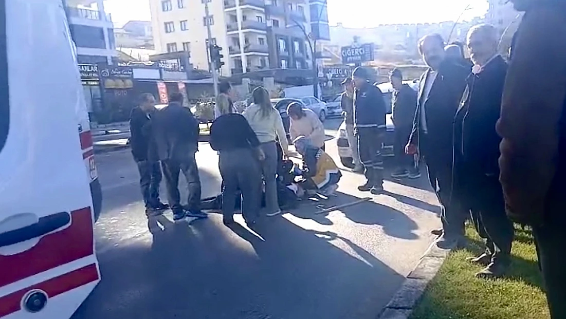 Yeşilyurt İstikametinde Korkutan Kaza: 75 Yaşındaki Yayaya Araç Çarptı