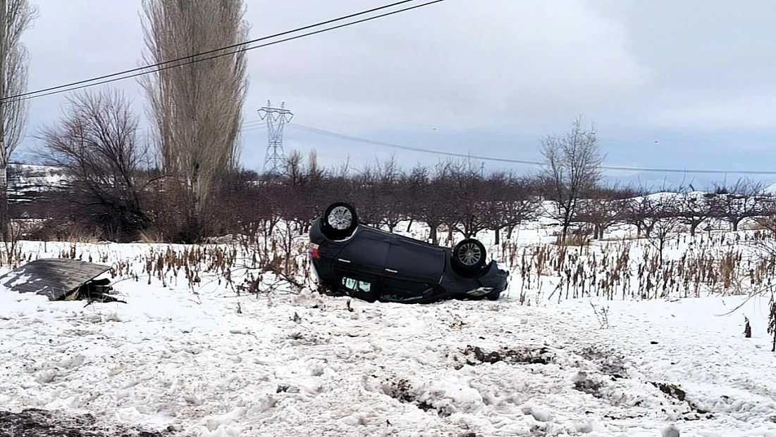 Yola Çıkan Kuş Sürüsü Kazaya Neden Oldu