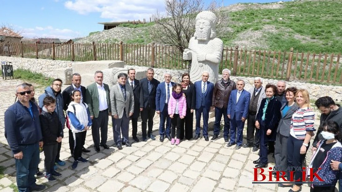 1. Arslantepe Uluslararası Açık Satranç Turnuvası'nın Protokolü Battalgazi'de İmzalandı