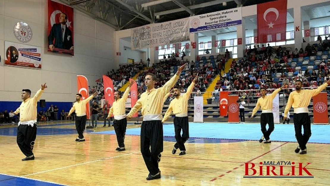 19 Mayıs Atatürk'ü Anma Gençlik Ve Spor Bayramı Coşku İçerisinde Kutlanıyor