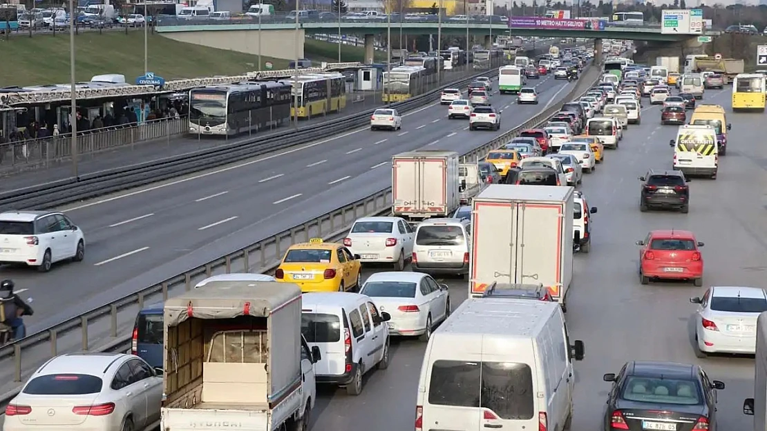 2024 Yılında 2 Milyon 598 Bin Taşıtın Trafiğe Kaydı Yapıldı