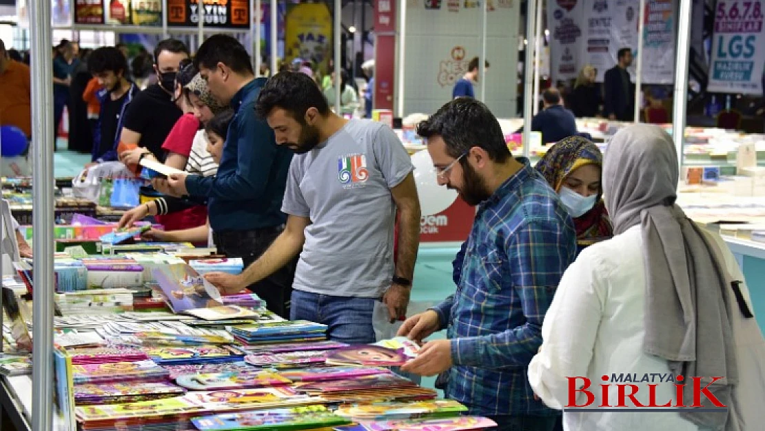 9.Malatya Anadolu Kitap Ve Kültür Fuarı'na Kitapseverlerin İlgisi Yoğun