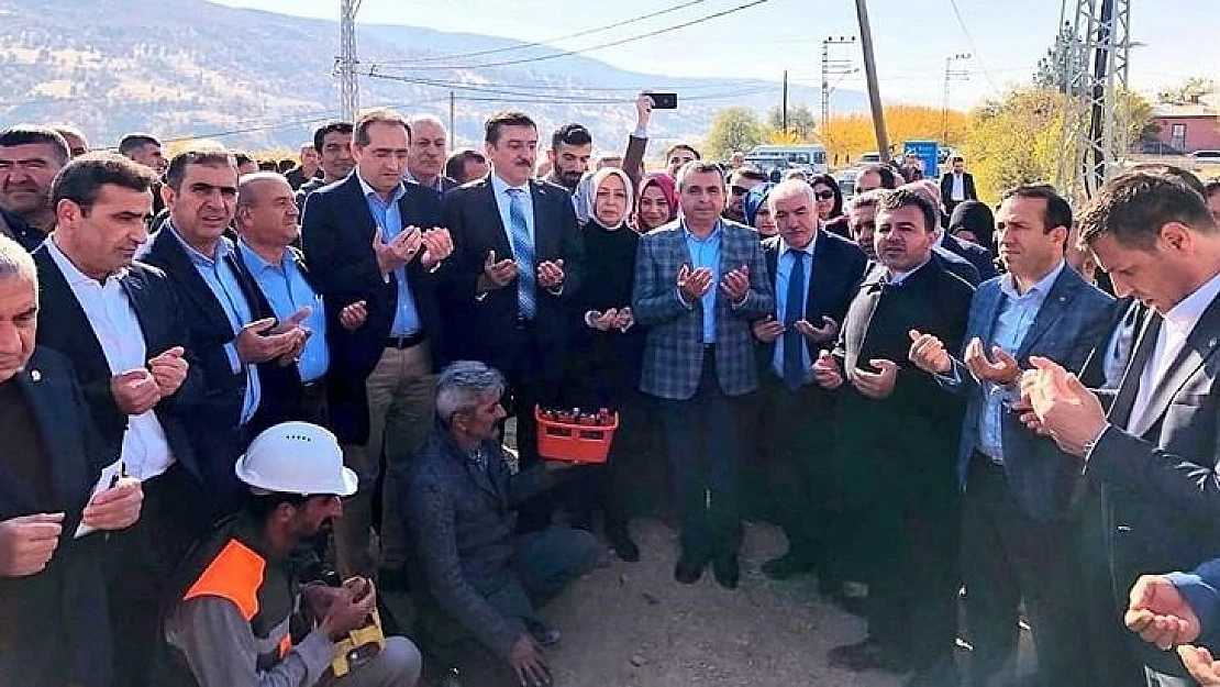 Ak Parti Pütürge İlçesinde Temel Atma Törenine Katıldı