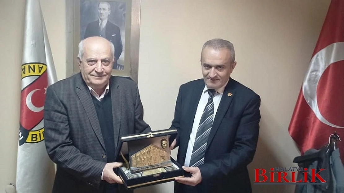 Anadolu Basın Birliği Genel Başkanı Zor'dan Başkan Dağ'a Plaket