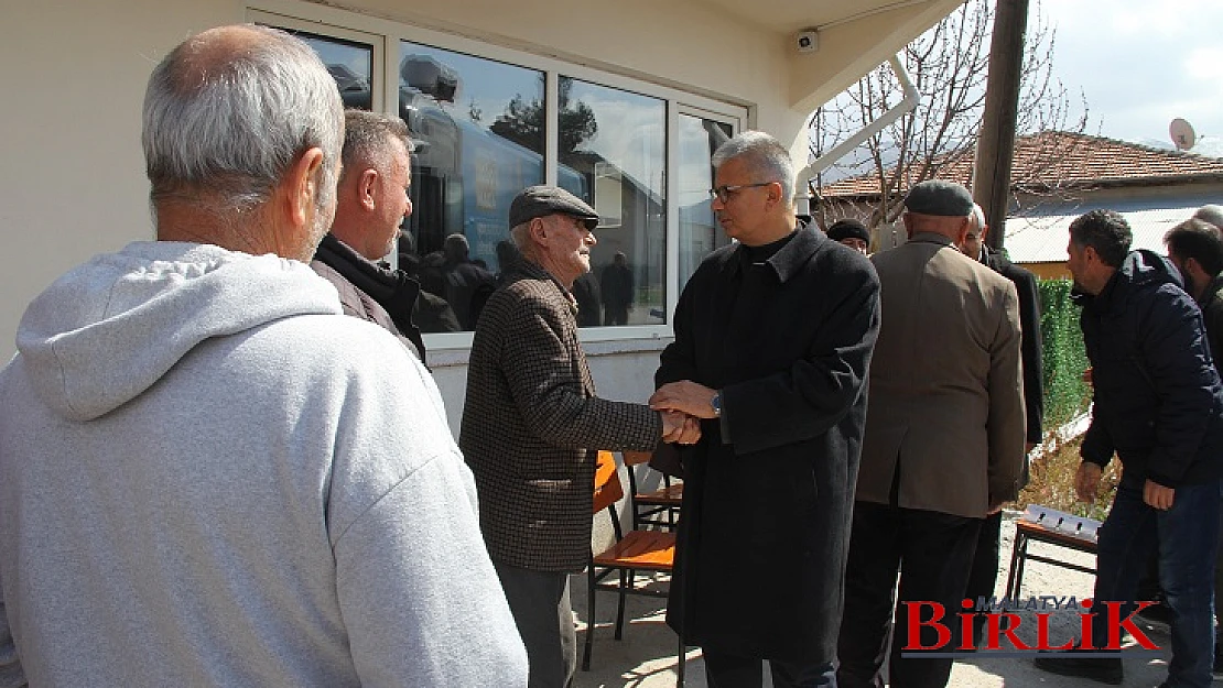 Başkan Adayı Gezer, Cumhuriyet Örnek Köy'de Vatandaşlarla Buluştu