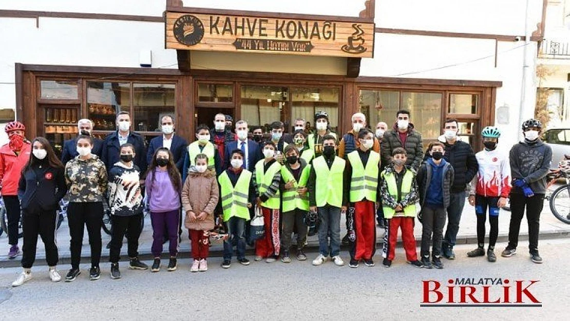 Başkan Çınar, Bisikletçileri Kahve Konağında Misafir Etti