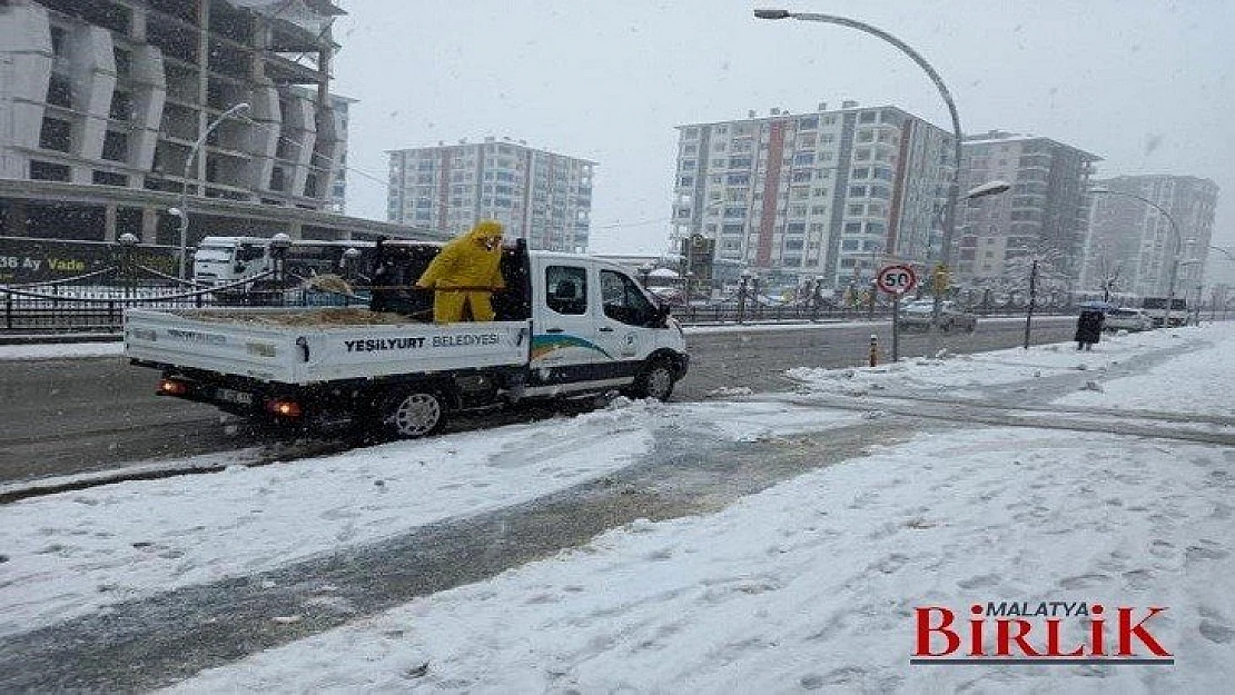 Başkan Çınar, Kar Temizleme Çalışmalarını Yerinde İnceledi