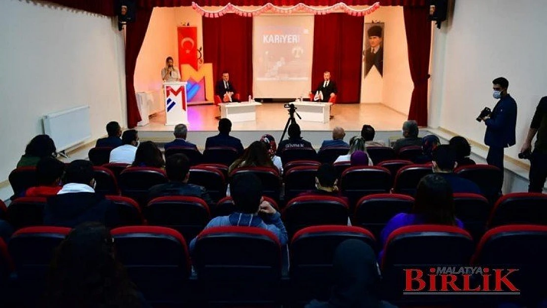 Başkan Çınar, Özel Bir Kolejin 'Kariyer Günleri' Programına Katıldı