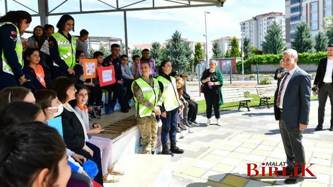 Başkan Çınar, Trafik Kurallarına Uymak Hepimizin Asli Görevidir