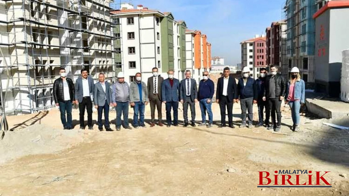 Başkan Çınar, Yakınca Mahallesinde Ki Deprem Konutlarını İnceledi