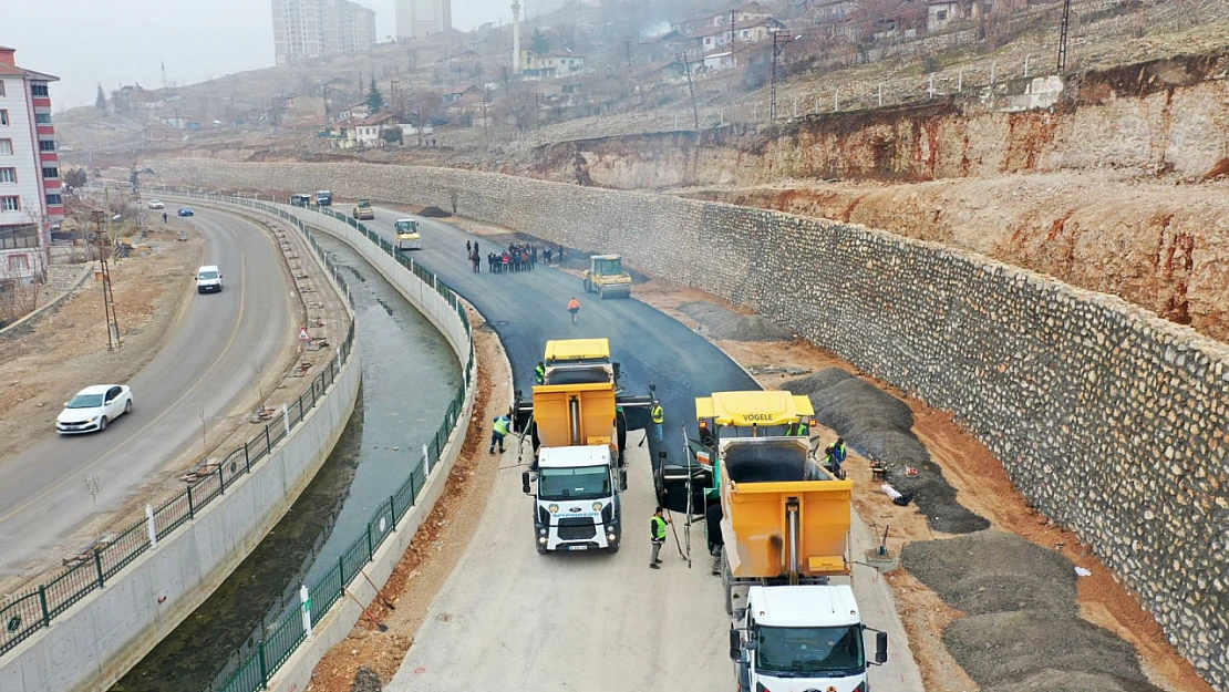 Başkan Er, '75 İş Makinası Ve 160 Personelle Sahada Çalışmalarımızı Hızlı Bir Şekilde Sürdürmekteyiz'