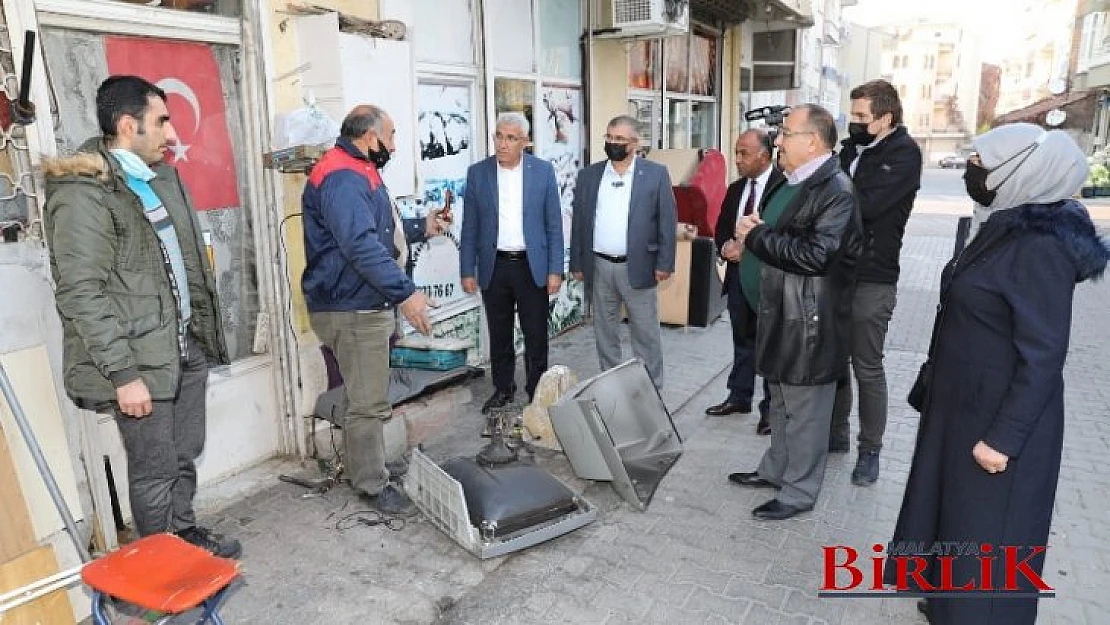 Başkan Güder Esnafları Yalnız Bırakmıyor