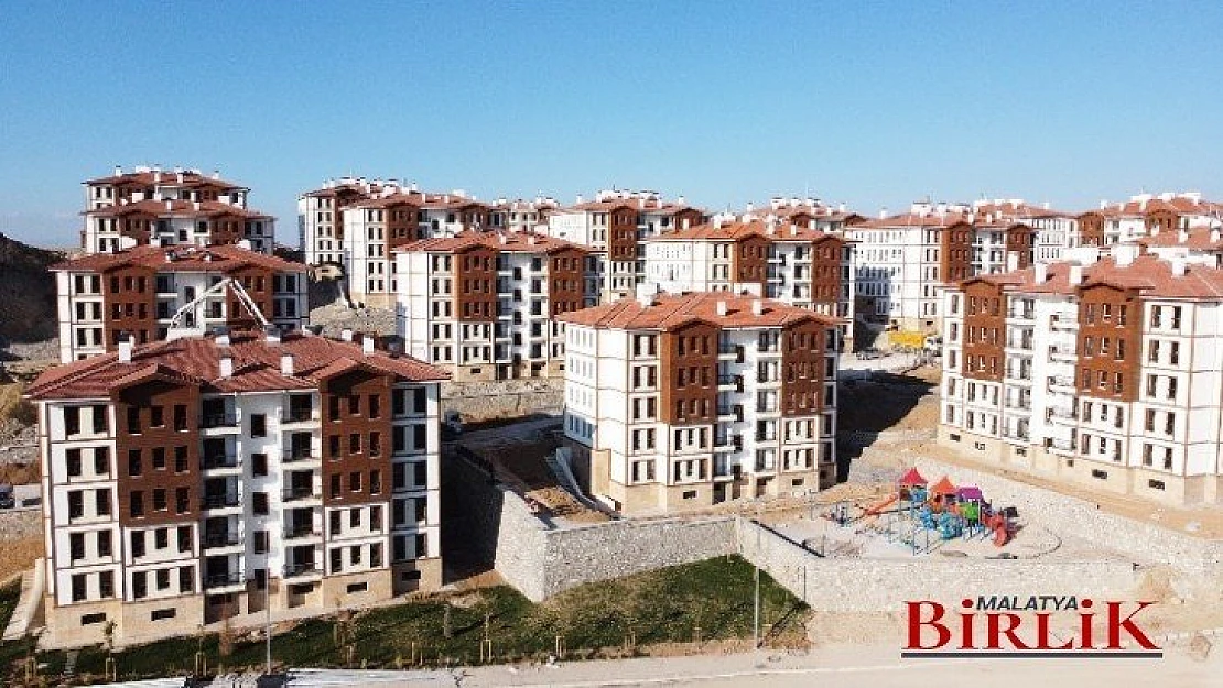 Başkan Güder, Gelincik Tepesi'ndeki Deprem Konutlarını İnceledi