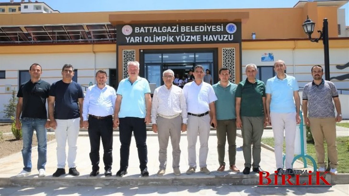 Başkan Güder, Gençlerle Birlikte Kulaç Attı