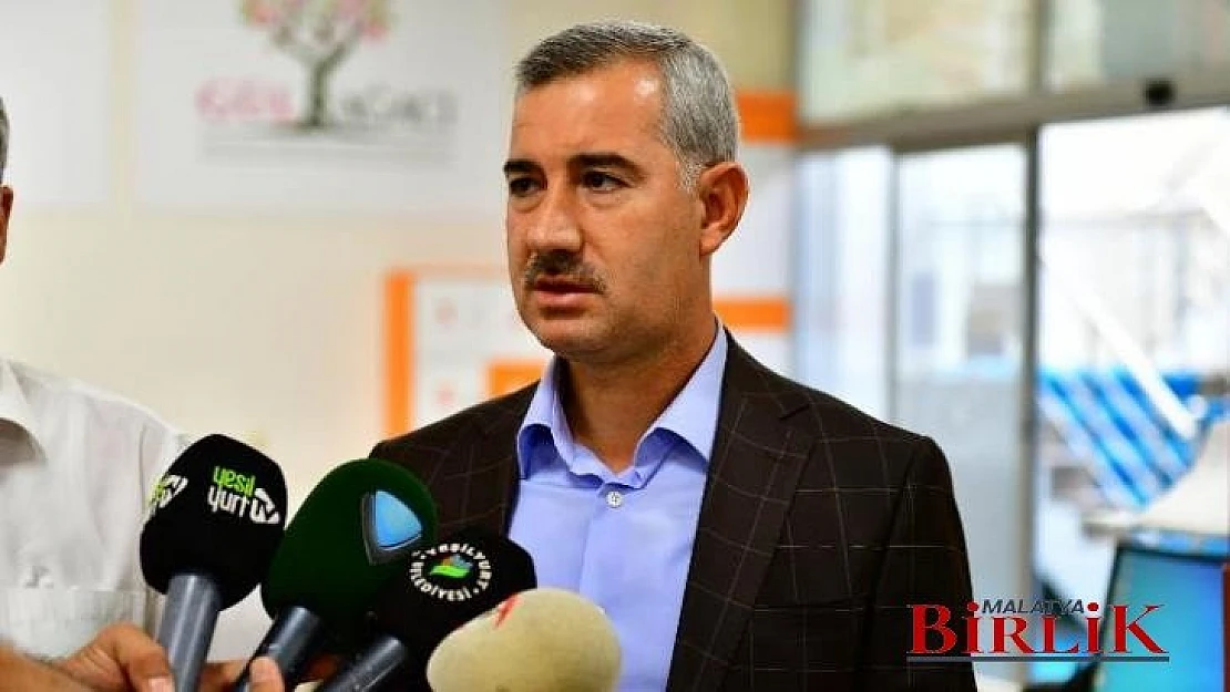Başkan Mehmet Çınar, Kurban Bağışını Türk Kızılay'ına Yaptı