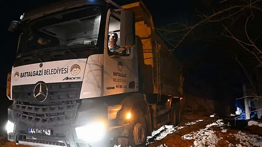 Başkan Taşkın, İlçenin Her Köşesine Hizmet Götürmek İçin Ekiplerimiz Sahada Çalışıyor