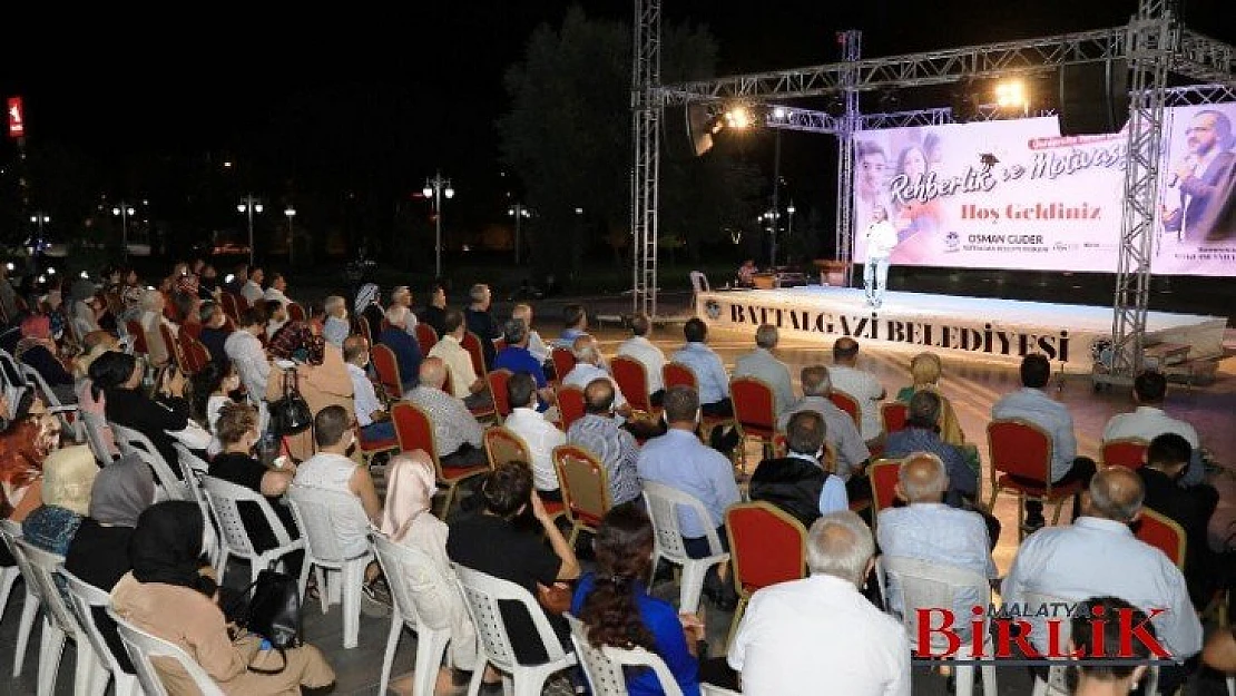 Battalgazi Belediyesi'nin Konuğu Yazar Aslanhan, Malatyalı Gençlerle Buluştu