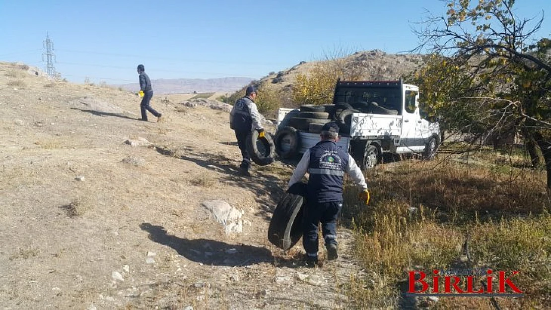 Büyükşehir Belediyesi Ekipleri Atık Lastikleri Topladı  