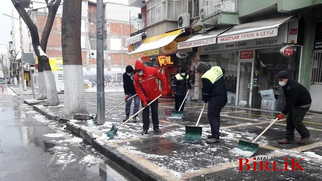 Büyükşehir Belediyesi Kar Mesaisine Devam Ediyor