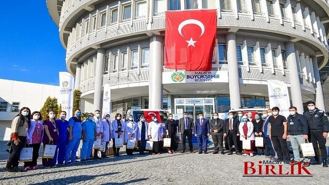 Büyükşehir Belediyesi'nden Sağlıkçılara Hediye Paketi