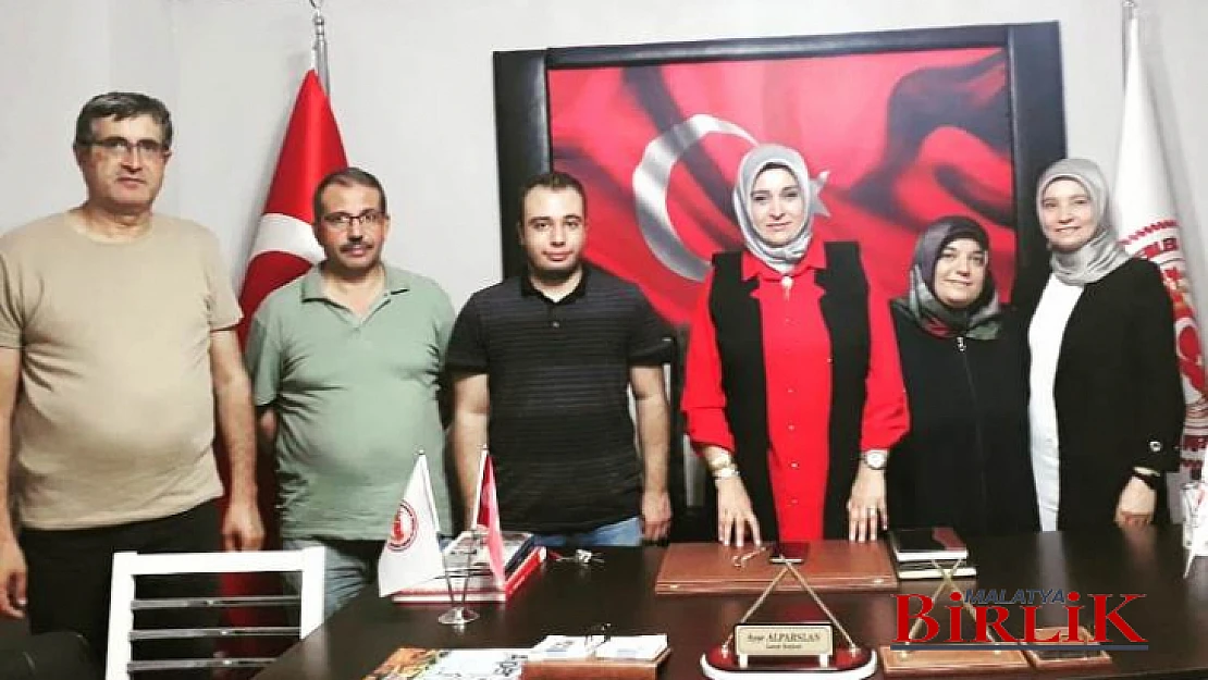 Çelik, Ailesinden Vatanseverler Derneğine Ziyaret