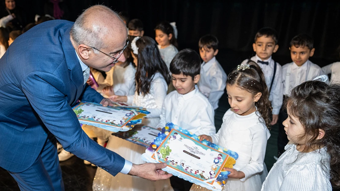 'Çocuklarımızın Yüreğine Dokunmak, Onlara İyi Bir Eğitim Vermek Oldukça Mühimdir'