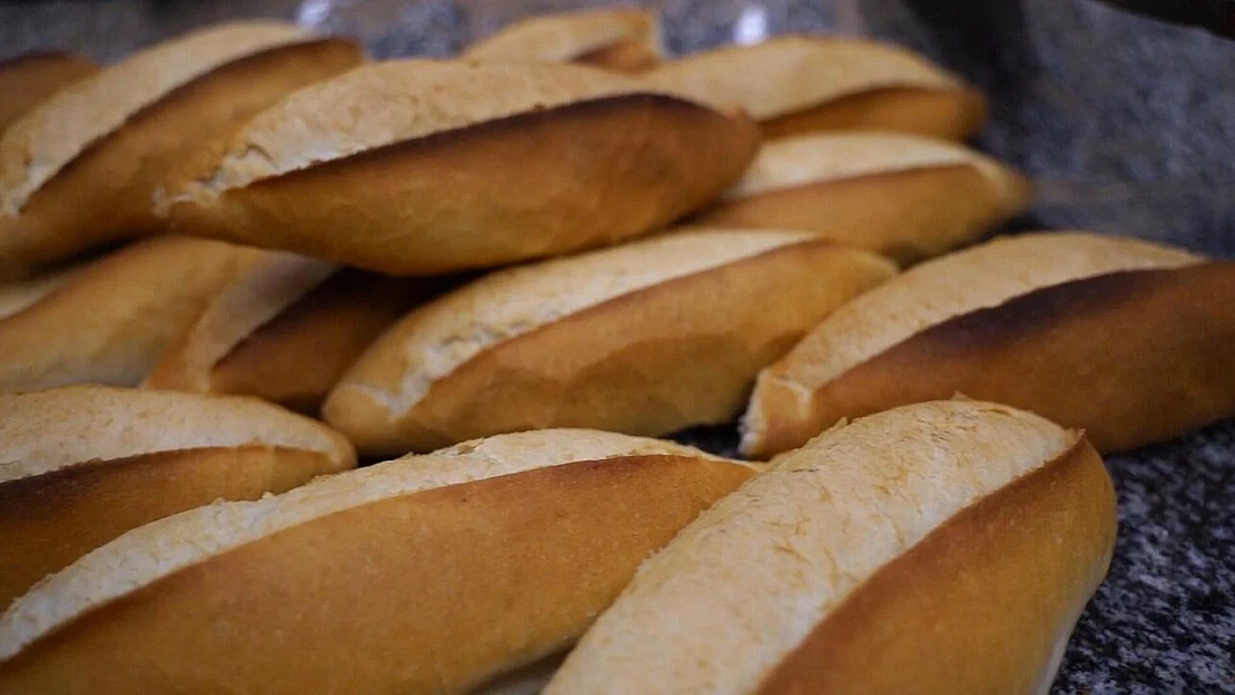 Dar Gelirli Vatandaşlar Ekmek Fiyatlarındaki Artışı Kınıyor