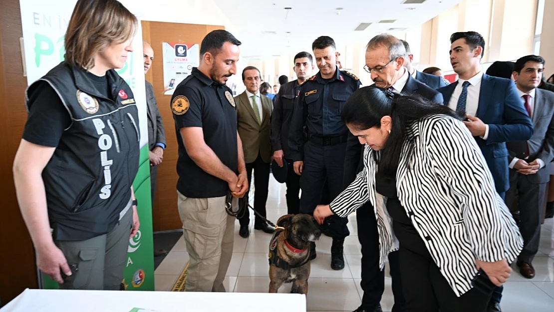 En İyi Narkotik Polisi Anne Uygulama Toplantısı