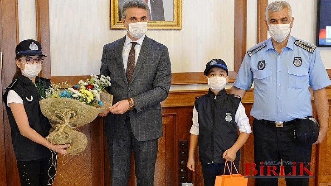 Esnaflar ve Vatandaşlardan Minik Zabıtalara Yoğun İlgi