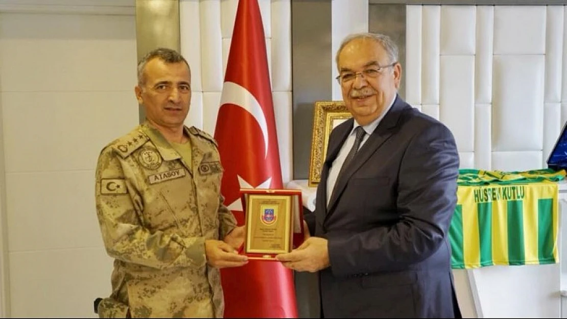 İl Jandarma Komutanı Atasoy'dan, Başkan Kutlu'ya Teşekkür Plaketi